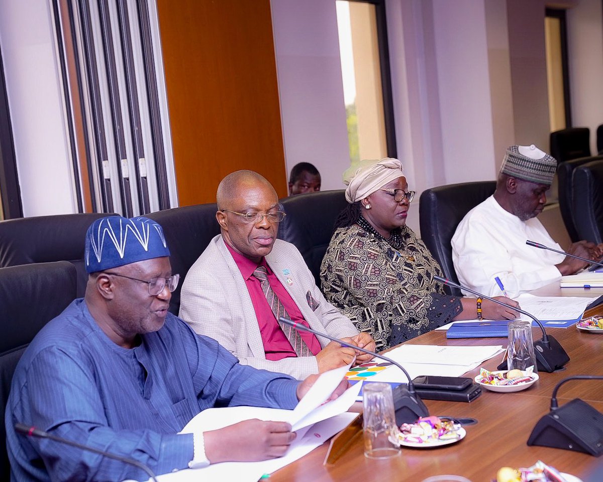 ElsieAttafuah's tweet image. Chaired a successful 7th #RSF project board meeting w/ our key partners &amp;amp; donors present in Abuja.

Thanked our #PartnersAtCore for their support since 2019 towards the #stabilization program in 🇳🇬. The great strides made is owned to the strong collaboration &amp;amp;🤝with state actors.