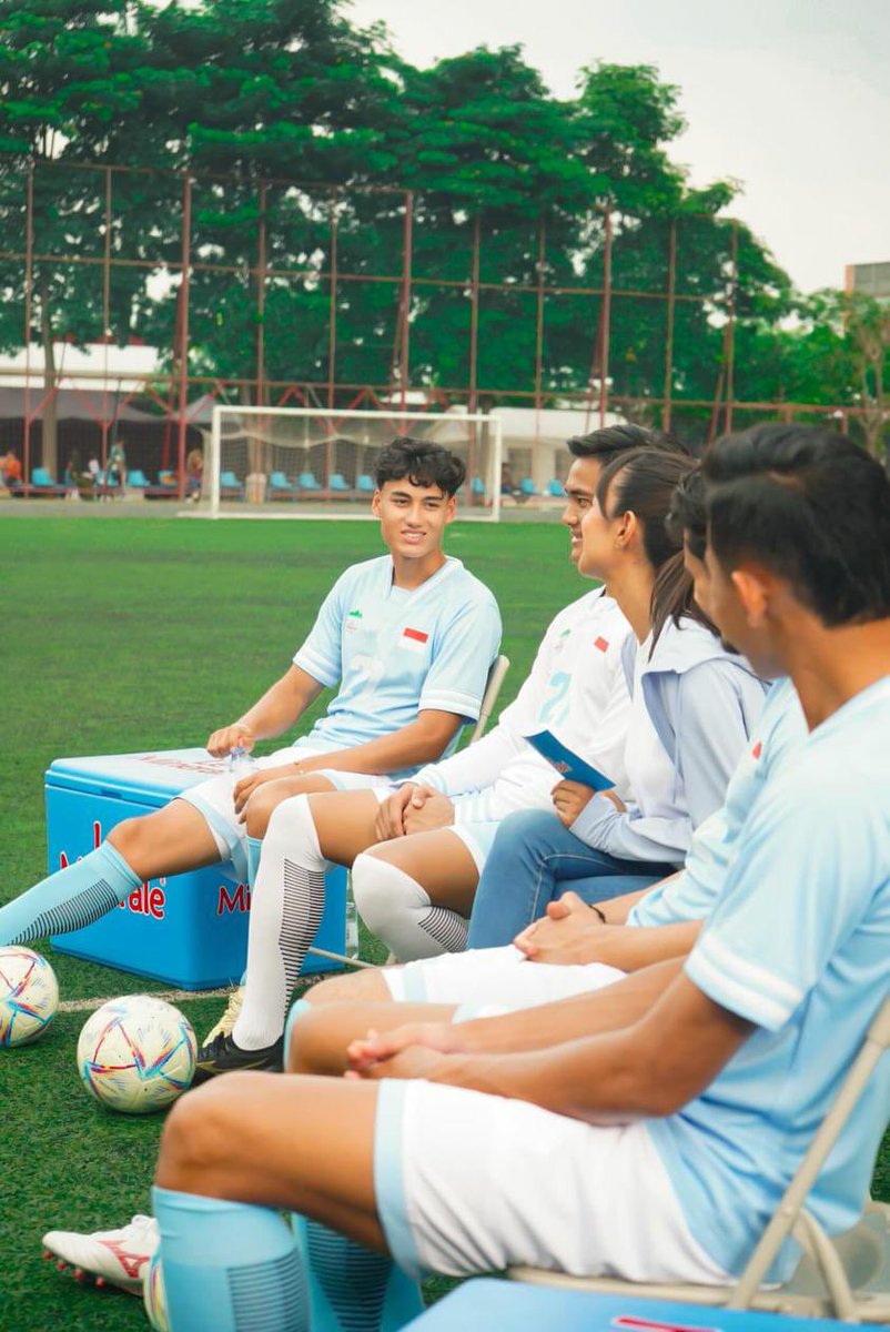 Struick emang bener ya ada manis - manisnya gitu🥰, kira - kira mereka lagi ngapain yah sama <a href="/Le_MineraleID/">Le Minerale</a> #IklanLeMineralePalingDitunggu