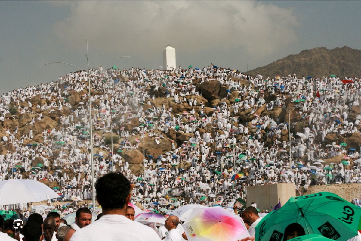 نرحب بحجاج بيت الله... 
نخدمهم
ونكرمهم
ونعالجهم
ونحميهم
حتى يعودوا لأهلهم سالمين مغفوراً لهم ان شاء الله 
قررنا أنه #لا_حج_بلا_تصریح لحمايتهم، وكلنا جنود الله في أرضه الطاهرة بالمرصاد لمن تسول له نفسه العبث بأمنهم وجعلنا #امن_الحج_خط_أحمر