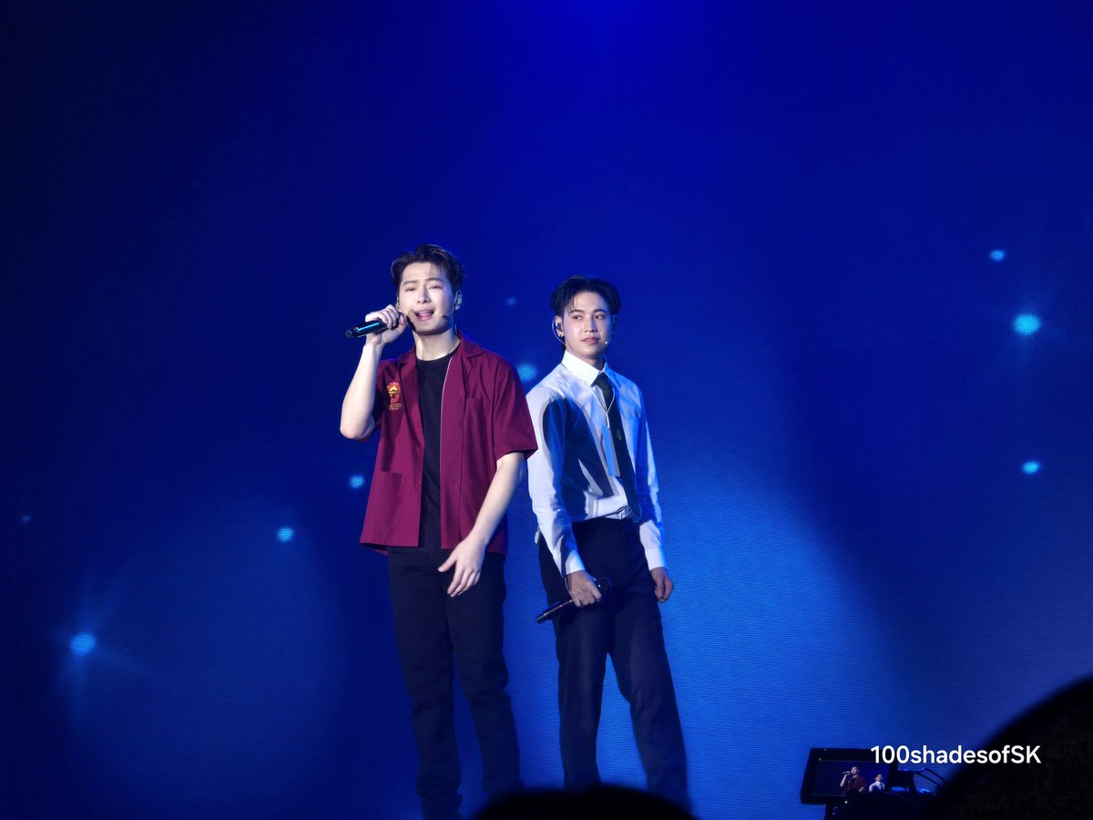 yrnmxsk's tweet photo. ความรักอะเนอะ :)

KS BEGIN AGAIN CONCERT 

#PerayaPartyBeginAgain 
#คริสสิงโต #ทีมพีรญา https://t.co/TUKNNInuQ2
