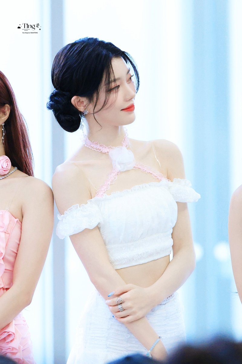 T1NG1112's tweet photo. 240615

#샤오팅 #XIAOTING #沈小婷 #Kep1er #케플러 
#宇宙无敌超级美少女 https://t.co/NH1daIBHvg