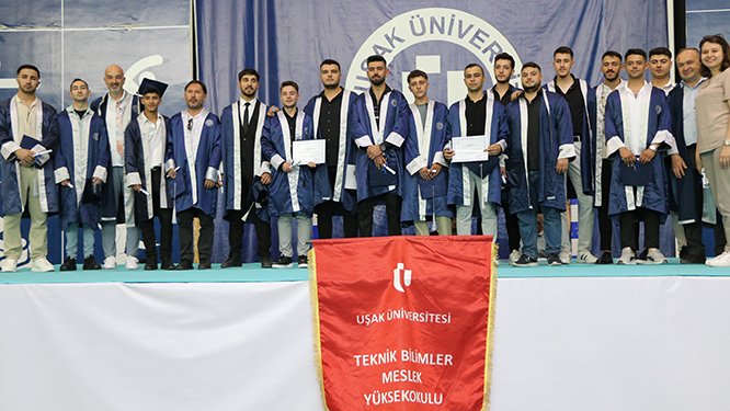 TBMYO Mezunlarını Uğurladı
#uşaküniversitesi #tbmyo #mezun #mezuniyet #ömerhalisdemirspormerkezi #gitmedya #haber #mezun2024

gitmedya.com/tbmyo-mezunlar…