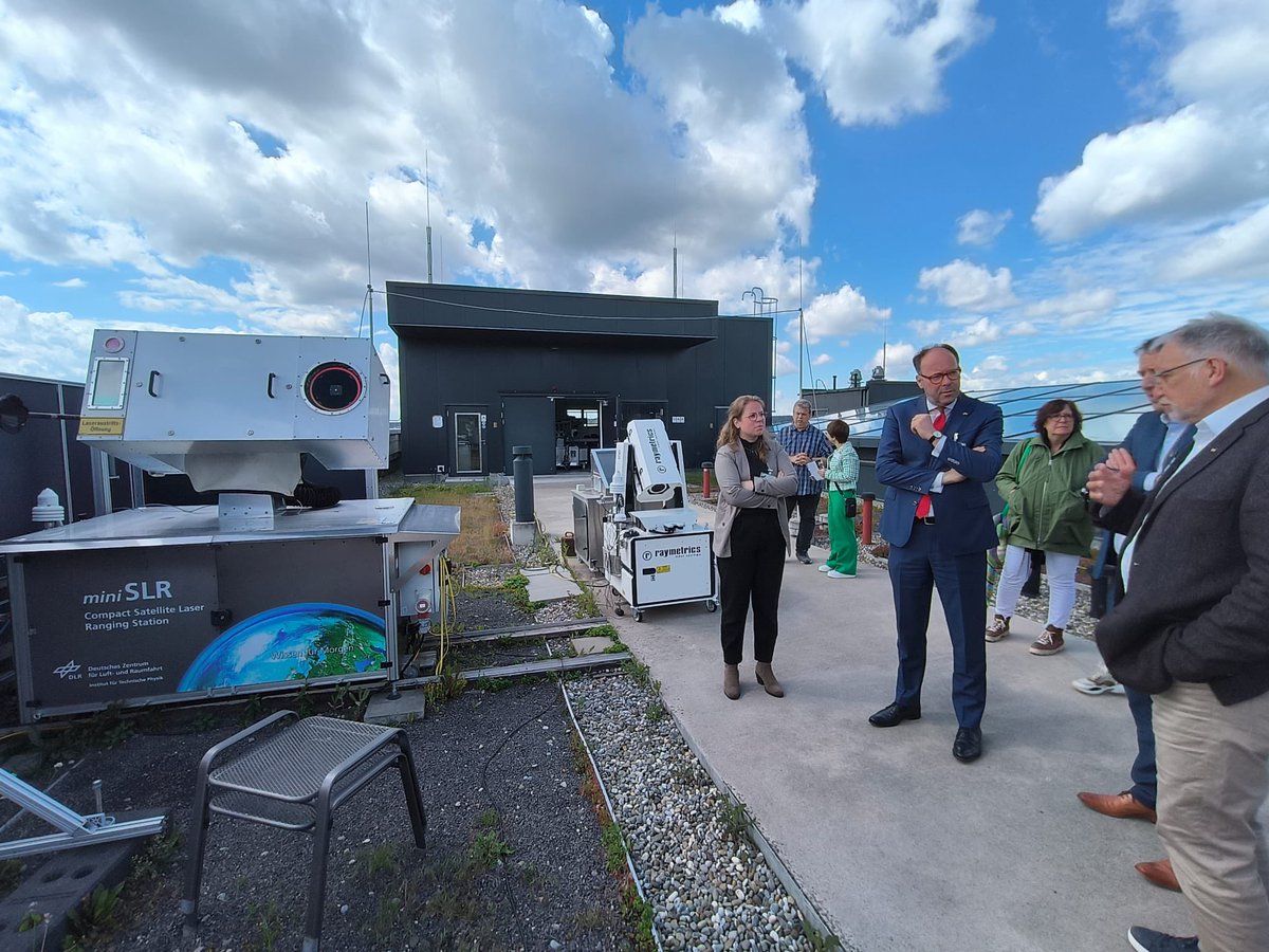 Afgelopen week bracht ik samen met @BOMBrabanten <a href="/Brainport_Ind/">Brainport Industries</a> een werkbezoek aan Baden-Württemberg. Het bezoek was inspirerend! Dank aan Staatssecretaris <a href="/patrickrappmdl/">Patrick Rapp</a> en een ieder voor de samenwerking en de gastvrije ontvangst. Samen maken we Europa innovatiever en sterker!