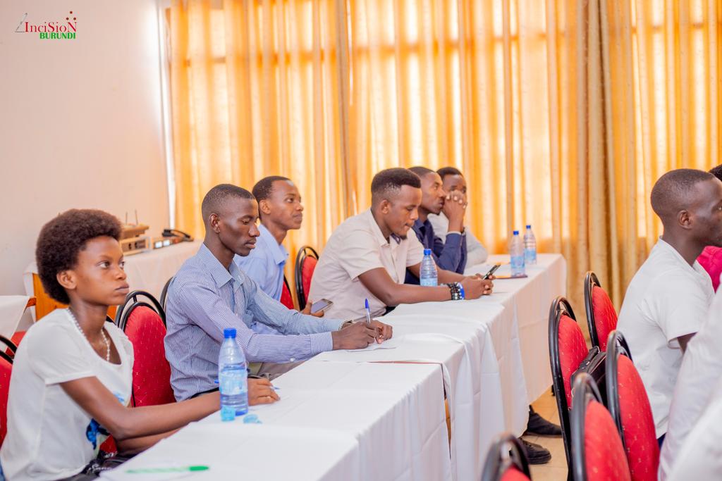 <a href="/AbucSurgery/">ABUC (Burundian Surgery Association)</a> <a href="/SantemagB/">Santémag Burundi</a> <a href="/KidsOperating/">Kids Operating Room</a> <a href="/AssoChirPed/">Association des chirurgiens pédiatres en formation</a> <a href="/ASOU_Official/">Association of Surgeons of Uganda (ASOU)</a> <a href="/HarvardPGSSC/">Harvard Global Surgery</a> <a href="/DidierKamatari/">Didier Kamatari</a> it would help in implementing models of national plans to insure an access to safer surgical care.He also introduced the PDSA (Plan-Do-Study-Act) cycle for safe surgery quality and the importance of surgical organisations like <a href="/AbucSurgery/">ABUC (Burundian Surgery Association)</a>,<a href="/InciSioNGlobal/">InciSioN</a> and so on.
4/n