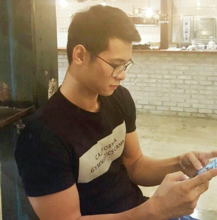 Grindring. Anyone wanna fuxk?