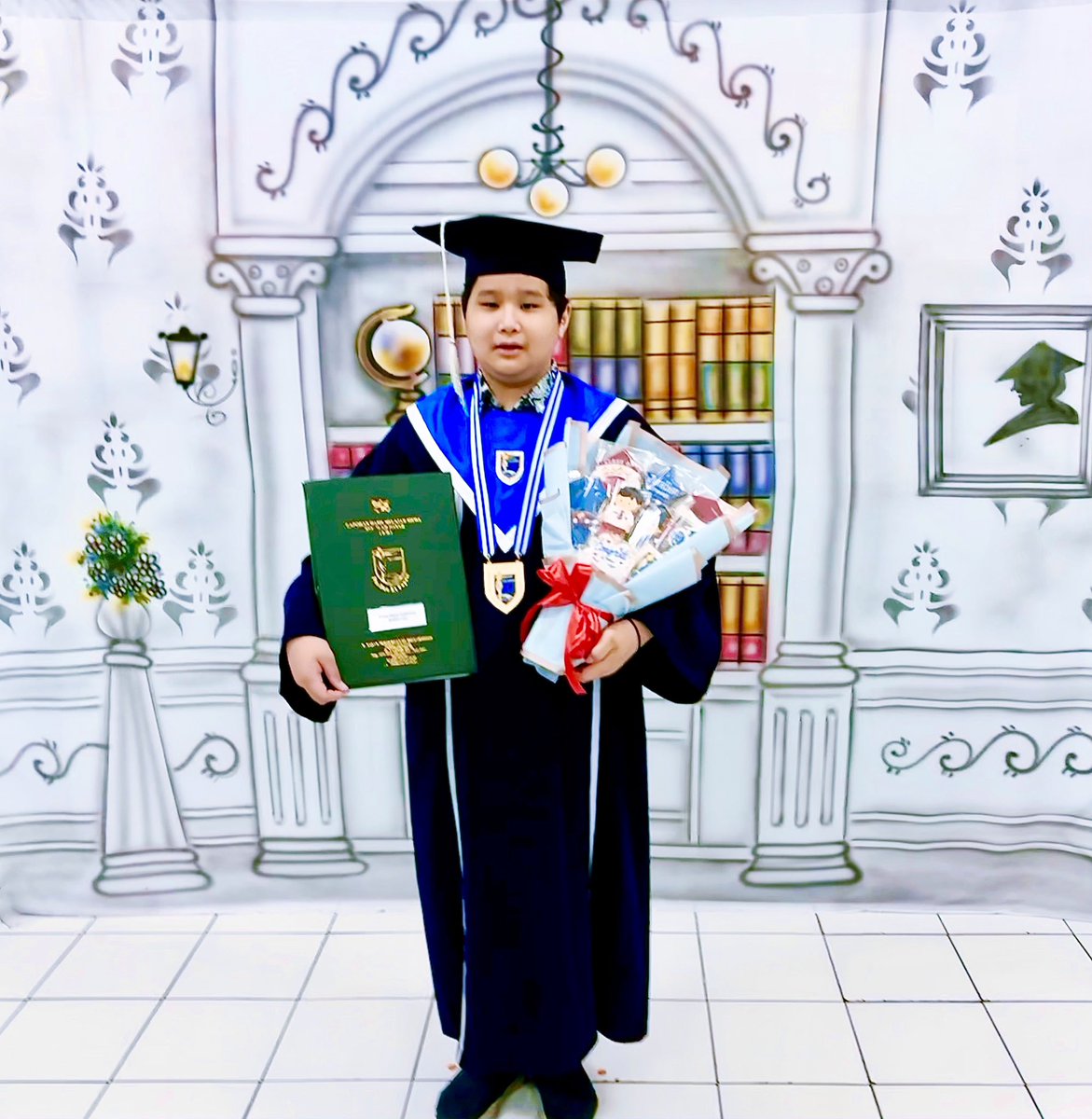 EffendyDW's tweet photo. Proficiat Jonathan Sardjito Wirawan 👏 Elementary School Graduation 🧑🏻‍🎓 @sdbellarminusjkt 🏫 15 June 2024 🎓 #classof2024 #commencement #Graduation https://t.co/xEMhMresZ4