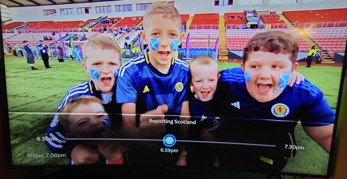 When you see some familiar faces pop up on your TV! 🏴󠁧󠁢󠁳󠁣󠁴󠁿
