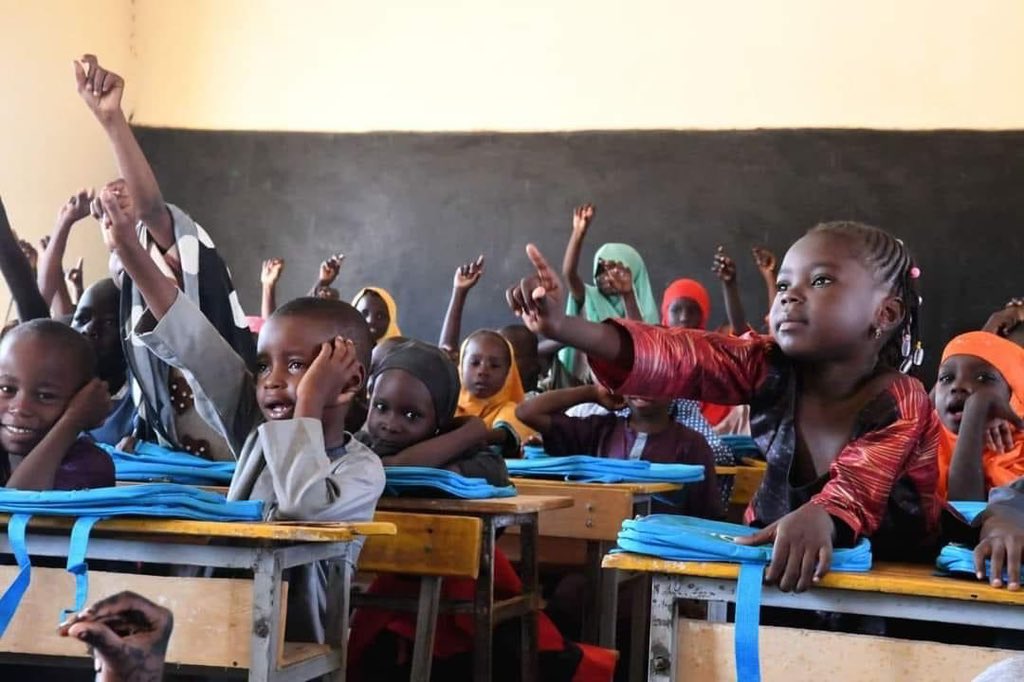 Unicefniger's tweet photo. Demain c'est la #JournéedelEnfantAfricain

Rappelons-nous que chaque enfant a une voix et mérite d’être entendu. 
#RanarYaranAfrica #JEA2024 https://t.co/I4i2v11Xai