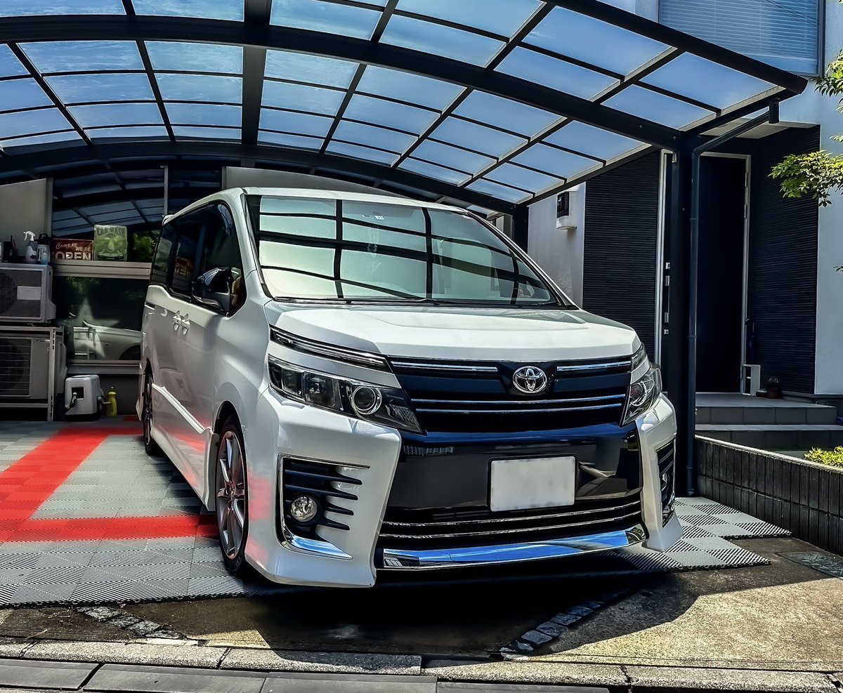 surprimotion's tweet photo. 本日はVOXY、SIENTAのお客様がご来店！
手洗い洗車＋ソフトコーティングのご依頼ありがとうございました🙇‍♀️
只今仮店舗ですが、待合室も完備！
お家に感覚でゆっくりお寛ぎ下さい！
ご依頼お待ちしております！
#手洗い洗車 #シャーナグロス #カーコーティング #VOXY #SIENTA https://t.co/tXKO6bLCq5