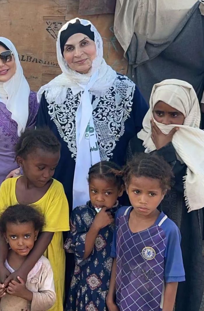 في أعظم الأيام عند الله #يوم_عرفة
 رحلت أم الخير .. أم الأيتام و المستضعفين
الغالية على قلوبنا جميعا أم مبارك #غادة_المسلم
والله ما رأت عيني مثلها ..  في رقة قلبها و عطفها وحبها للخير و العطاء ..
و تلمّس حاجات المساكين و المحتاجين .
ياربي إني أشهدك و نحن شهداؤك في الأرض أنها كانت