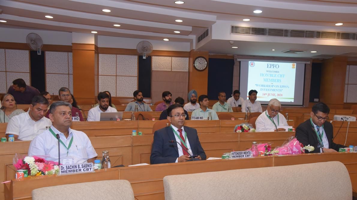 officialepfo's tweet photo. A workshop on ‘EPFO’s Investments’ and 'Recent Initiatives towards Member Service Areas' was organised on 14th June for the members of the CBT, EPF.
#EPFO #Investment #CBT #HumHainNaa #EPFOMember #EPFOwithYou #EPF #ईपीएफओ #ईपीएफ https://t.co/2cEqsoc4lV