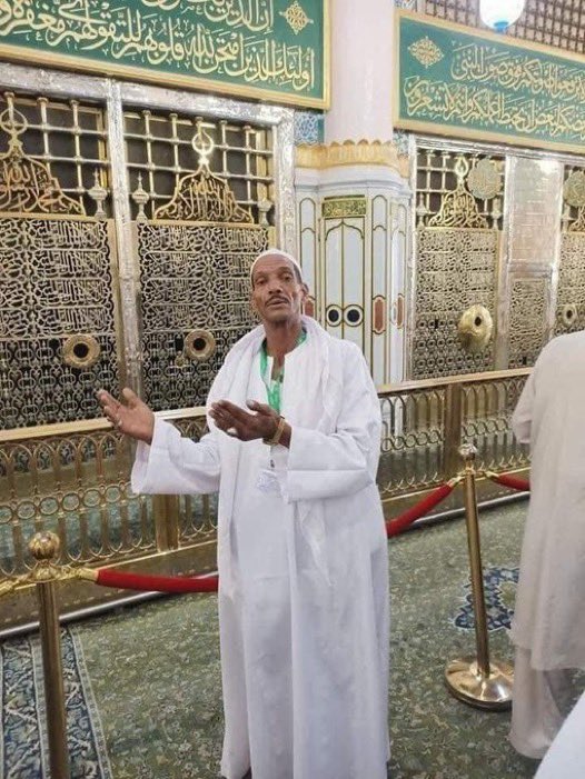 Do you remember the fruit vendor who threw his oranges into the aid truck heading into rafah. 

Allāh عزوجل granted him the calling 🤲🏾