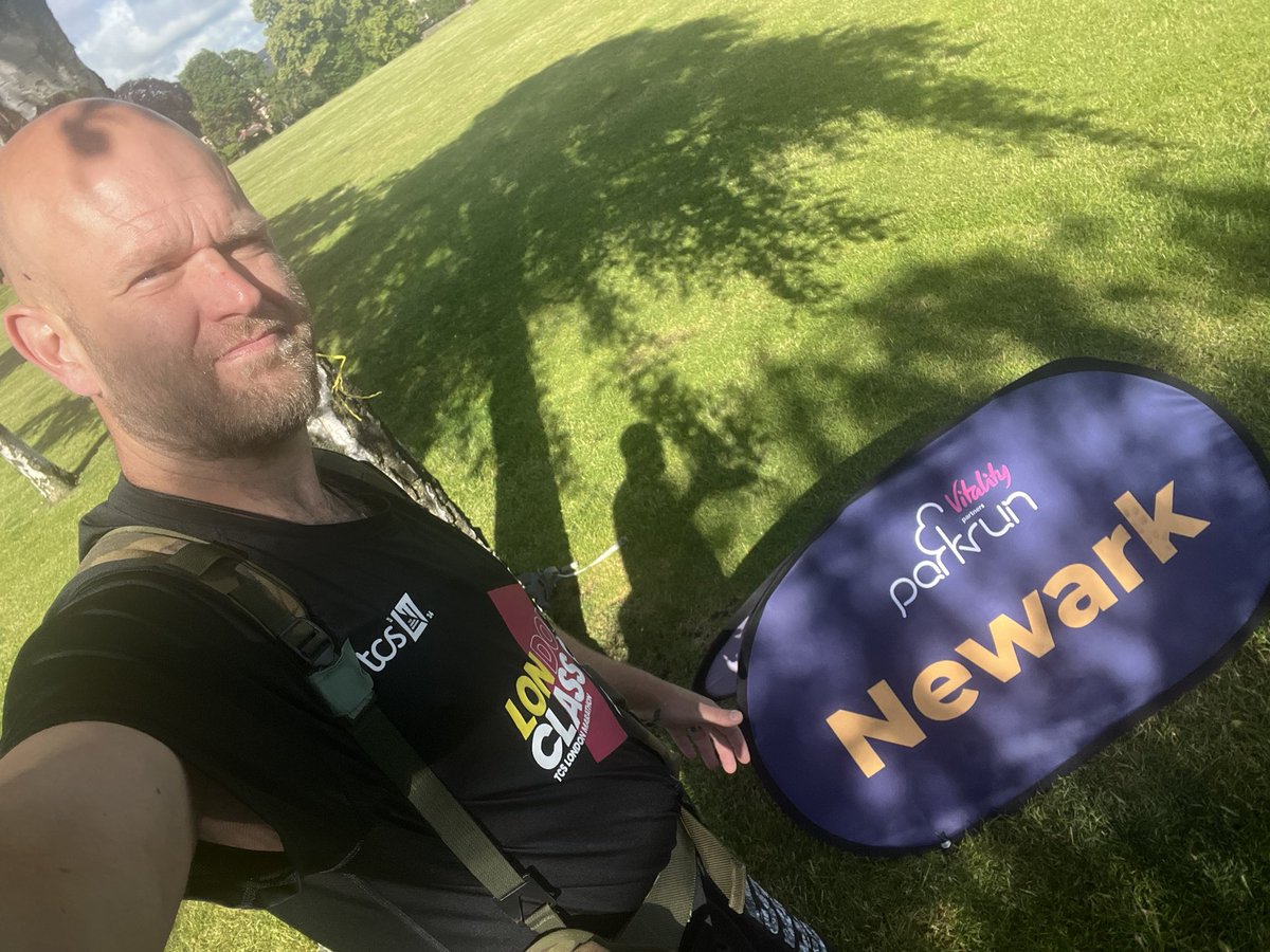 GorillaManFitn1's tweet photo. New PB for weighted Parkrun this morning of a time under 38 minutes carrying 8.5kg in my webbing ๐ช๐โโ๏ธ #parkrunfamily #parkrunuk #weightedrun #britisharmytraining #weightlossjourney #fitnessjourney #runmotivation https://t.co/3WhSwsyVde
