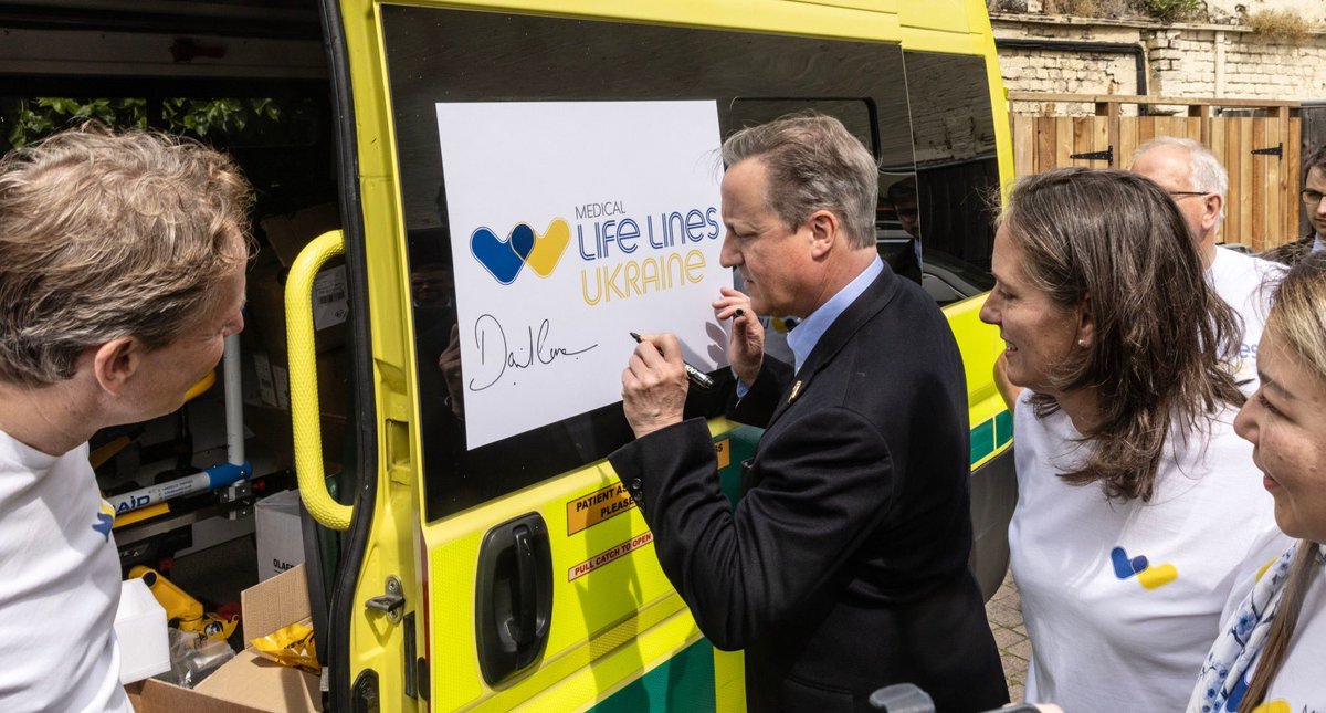 DunfieldPrayero's tweet image. ICYMI, it was great to welcome former PM and current Foreign Secretary @David_Cameron to #Wimbledon &amp;amp; the Maldens this week. He met with volunteers from @Med_LL_Ukraine. Thank you again to @rosencrownsw19 for hosting us.

Read the interview in @TheTimes: thetimes.com/article/9cb209…