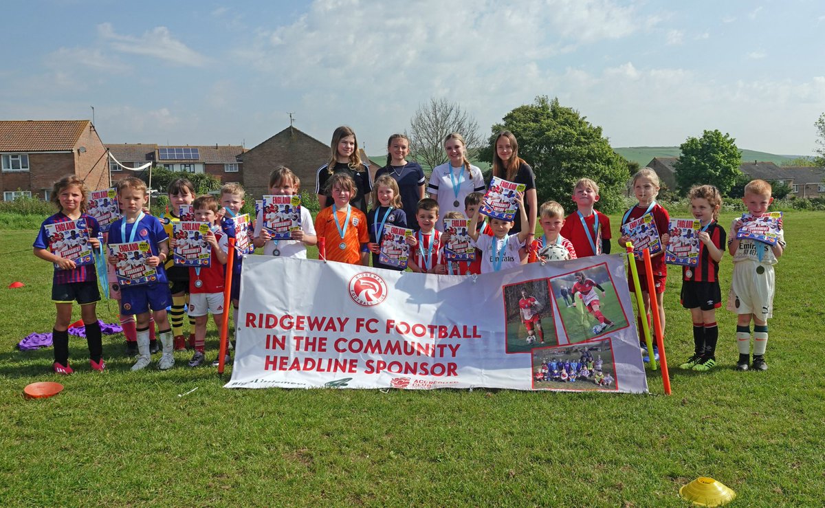TODDLER FOOTBALL
Ridgeway FC Football in the Community Toddler football session tomorrow and every Sunday morning 9am-10am at Top Club Littlemoor Youth and Community Services in #Weymouth