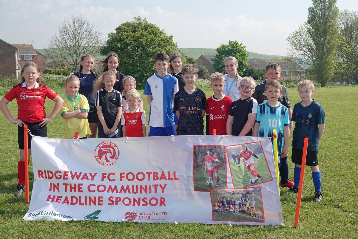 6-12 YEAR OLD FOOTBALL
Ridgeway FC Football in the Community 6-12 year olds football session tomorrow and every Sunday morning 10am-11am at Top Club Littlemoor Youth and Community Services in #Weymouth