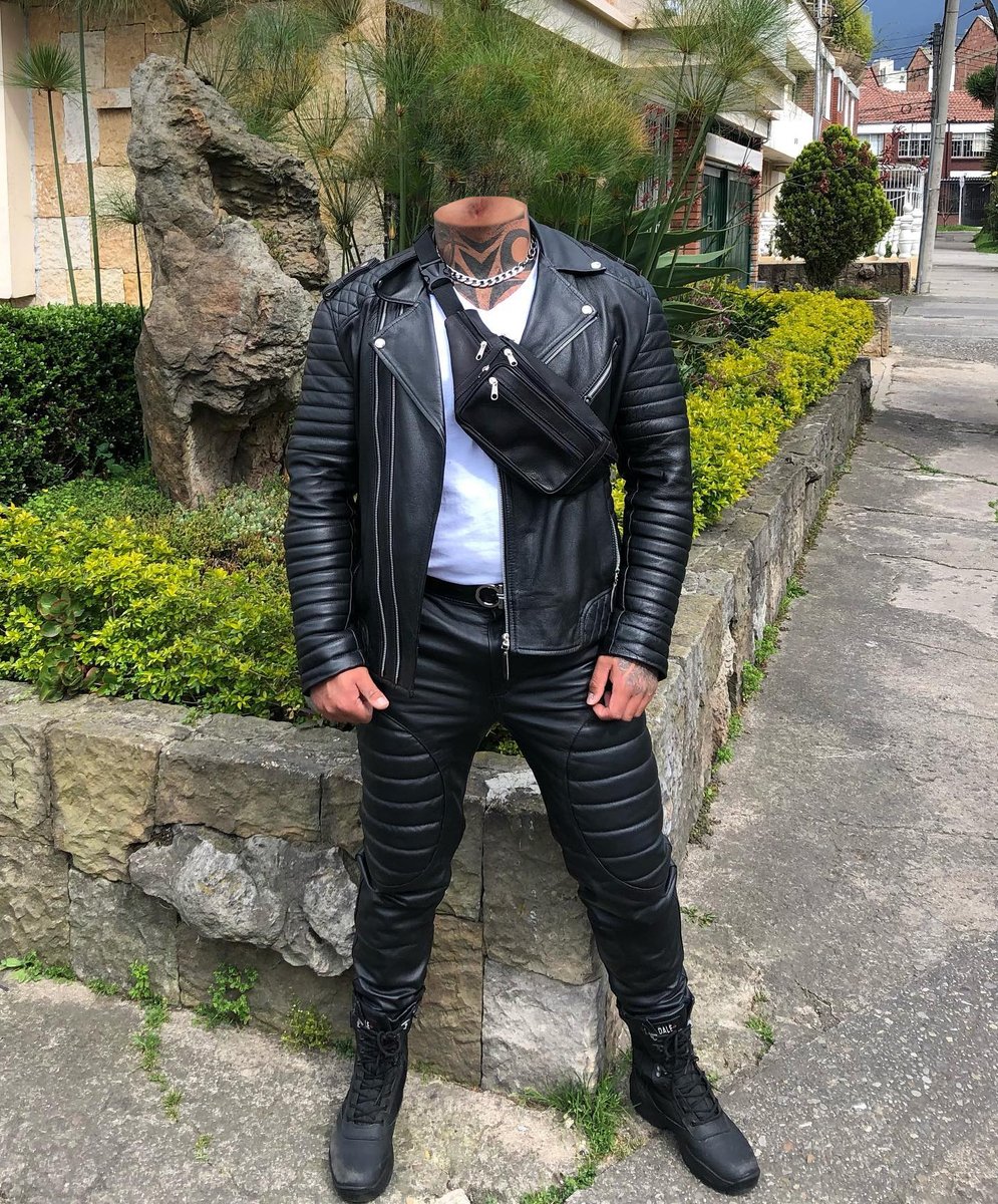 HeadlessNBMguy's tweet photo. Tough guy ask if his head can be cut off

#headlessguy #headlessman #malenbm https://t.co/PiwpxbOvDl