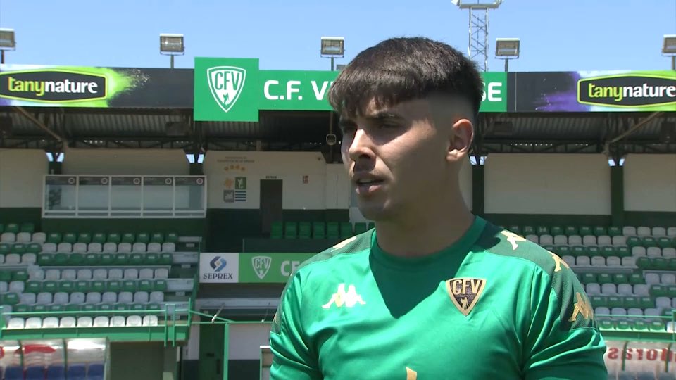 David Briz (@davidbriz8) on Twitter photo Llevaba meses queriendo hacer este reportaje. Óscar Muñoz era (y es) la gran perla de la cantera del <a href="/cfvillanovense/">C.F. Villanovense</a> Cuando con 20 años empezaba a despuntar se rompió el cruzado. Un año después, la cosa se torció y se tuvo que volver a operar. El reportaje hoy en <a href="/deportesCEX/">Extremadura Deportes</a> Llevaba meses queriendo hacer este reportaje. Óscar Muñoz era (y es) la gran perla de la cantera del <a href="/cfvillanovense/">C.F. Villanovense</a> Cuando con 20 años empezaba a despuntar se rompió el cruzado. Un año después, la cosa se torció y se tuvo que volver a operar. El reportaje hoy en <a href="/deportesCEX/">Extremadura Deportes</a>