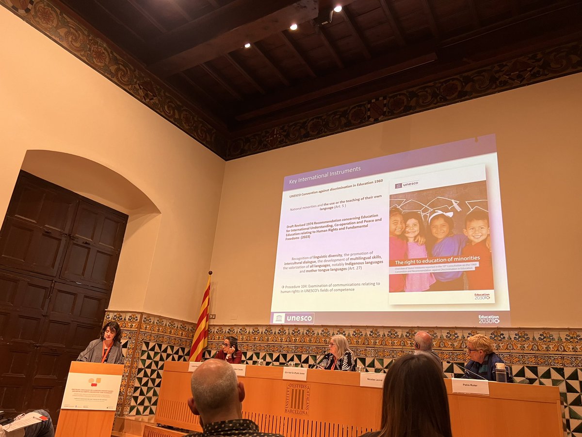 AnnaChillida's tweet image. Protegir l’educació en llengües minoritzades, enfortir els drets lingüístics: com avançar?”.
❗️On posar el focus?
👉🏼 Les polítiques
👉🏼 L’aprenentatge (des dels materials, la formació docent o el currículum)
👉🏼 Els entorns d’aprenentatge
👉🏼 L’avaluació
👉🏼 Les aliances comunitàries