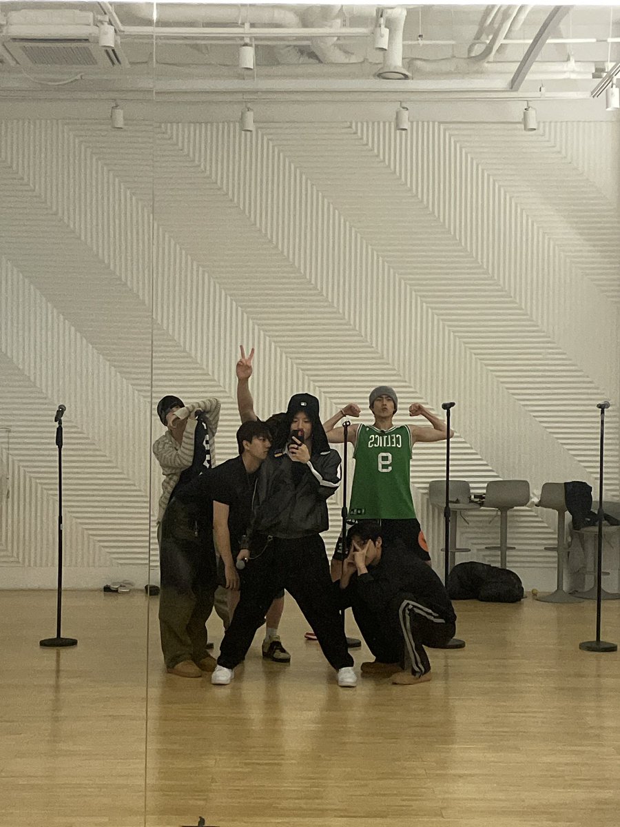 JUSTB_twt's tweet image. [#건우] LET's GO JUST B 🎺🎺💥

#JUSTB #저스트비 #GEONU