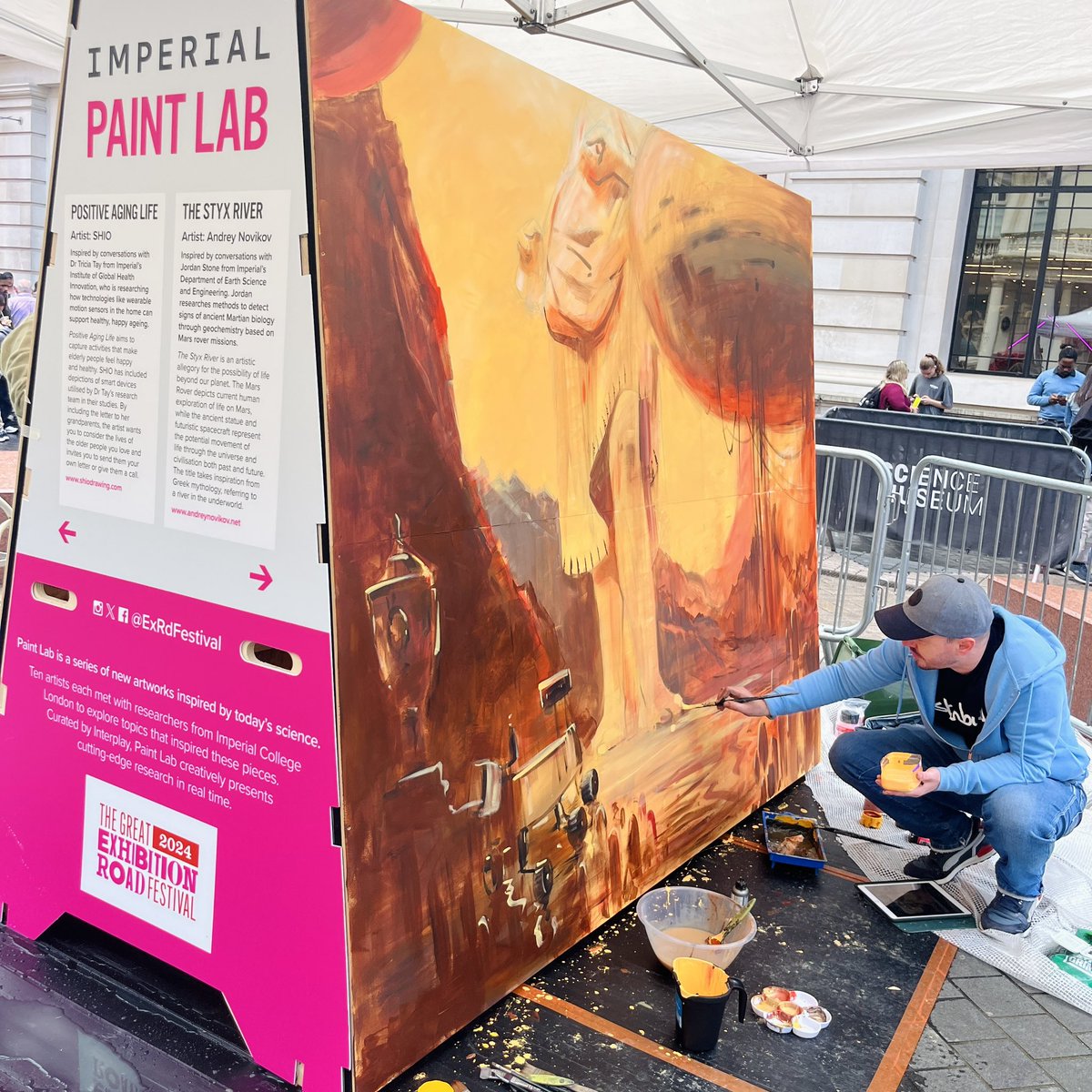 ExRdFestival's tweet image. #PAINTLAB is in full swing on Exhibition Road! Come meet ten amazing artists creating works of art live over #ExrdFest weekend inspired by @imperialcollege research!