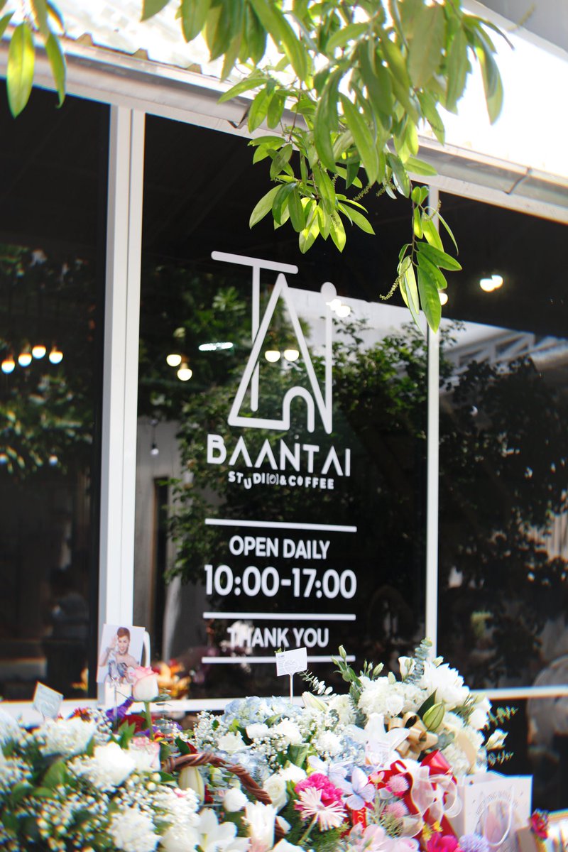 piwsnaps's tweet photo. ร่วมแสดงความยินดีกับอีกหนึ่งความสำเร็จของพี่ต่ายนะคะ  ขอให้ Baantai Studio &amp; Coffee รุ่งเรือง เฮงๆ ปังๆ นะคะ 🤩💗

#baantaistudioandcoffee 
#ต่ายอรทัย #taiorathai https://t.co/UJqT0LX6Ca