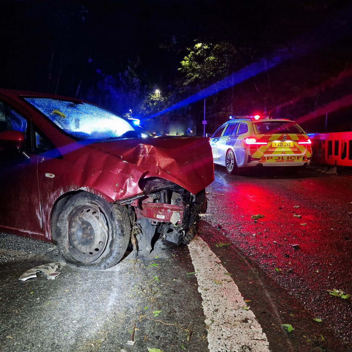 WYP_RPU's tweet image. Assisted colleagues from @WYP_KirkRural &amp;amp; @WYP_Hudds at an RTC in the early hours

Driver tested positive for cocaine &amp;amp; alcohol

Driver arrested

#Huddersfield #Slaithwaite #Marsden #Fatal5 #Team4 #Operationalsupport #LilliansLaw #DrugWipe