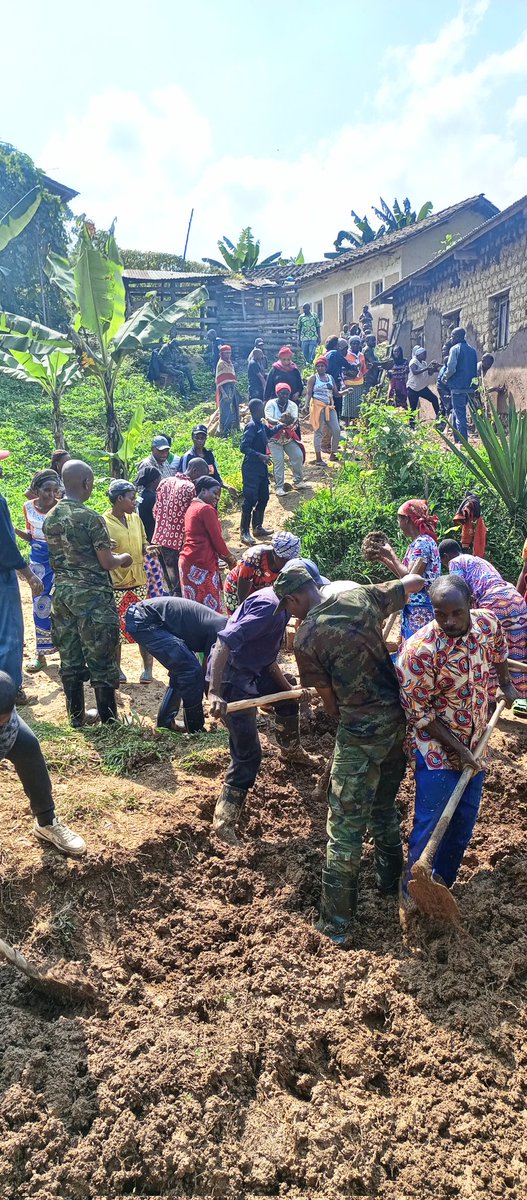 Uyu munsi mu Mirenge yose ya <a href="/RusiziDistrict/">Rusizi District</a> hakozwe umuganda wihariye wa Mutimawurugo.
Ku rwego rw'Akarere wabereye mu murenge wa Bweyeye.
<a href="/KamanziJackline/">Jackline Kamanzi</a>
,<a href="/RwandaWomen/">National Women's Council</a> ,<a href="/RwandaWest/">Western Province I Rwanda</a> ,<a href="/RwandaGender/">Ministry of Gender & Family Promotion | Rwanda</a> ,<a href="/DrKibiriga/">Dr. ANICET KIBIRIGA</a>