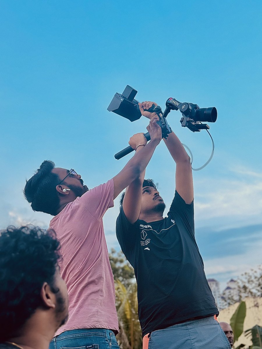 SDS_prods's tweet photo. Executive finance and director in the field because they want the shot to be perfect
#PROJECT3 #SDS https://t.co/woRkfrnZ9g
