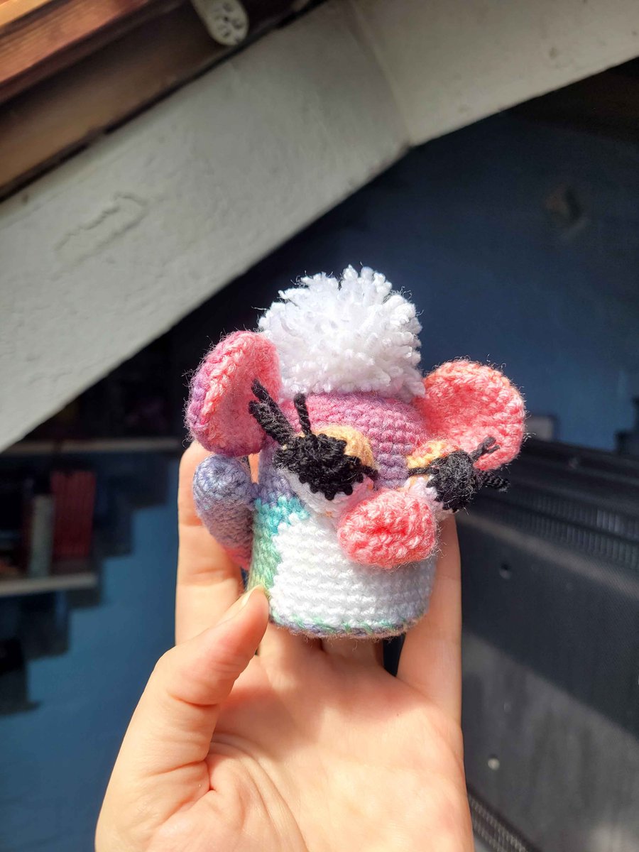 helen 🗡 tweet media