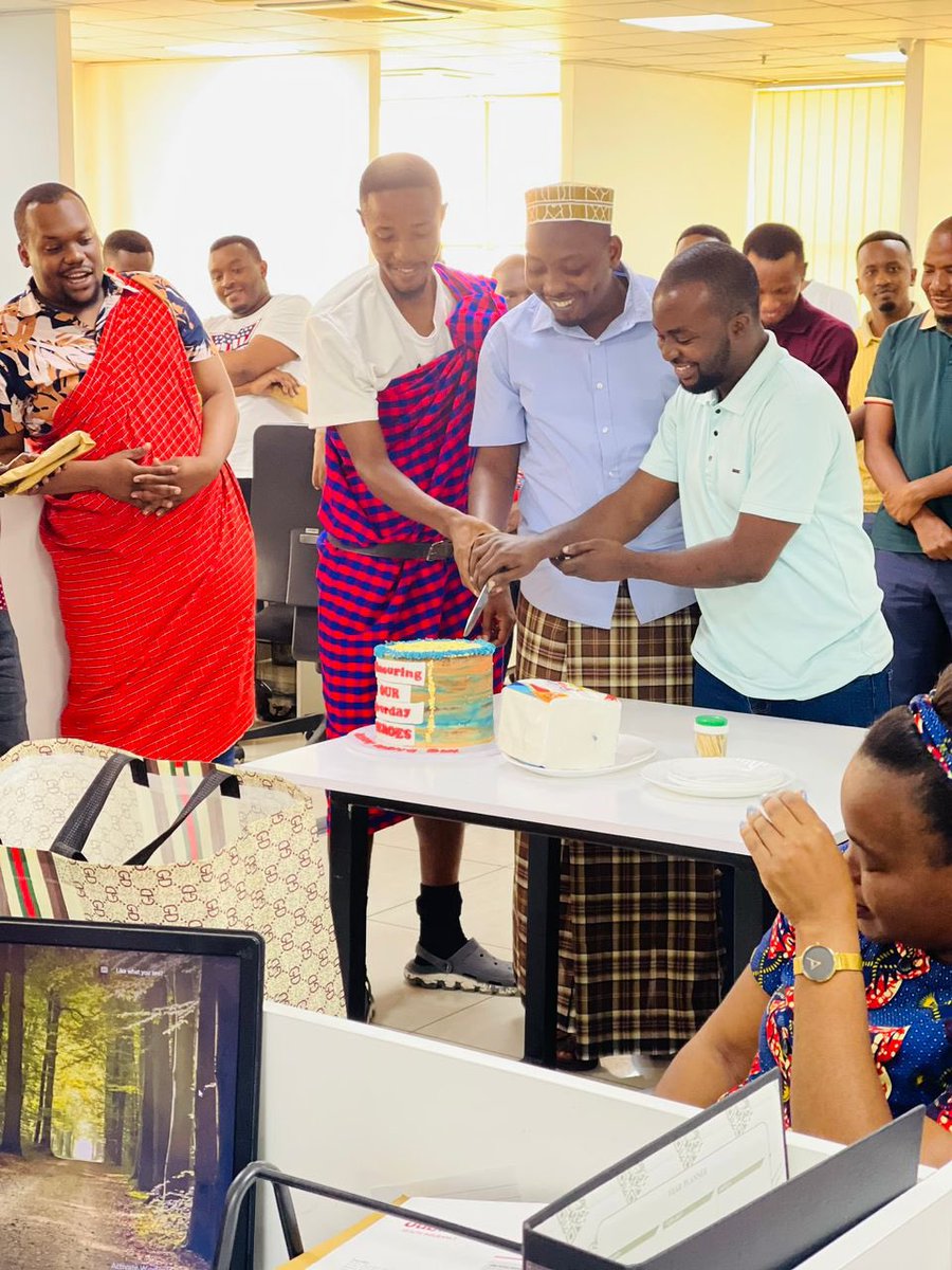 maishafititz's tweet photo. Yesterday, we celebrated the climax of Men's Week by cutting a special cake, with all men from various departments of @JubileehealthTZ wearing traditional attire as a symbol of preserving African culture particularly Tanzanian.
#mensweek
#livefree https://t.co/ZQQgRjsKXS