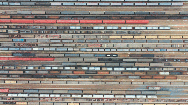 ChinaRailways's tweet image. The Zhengzhoubei Railway Station, known as the "freight train supermarket, dispatches a train every three minutes, running 24 hours a day without interruption. #ChinaRailway #RailwayTime