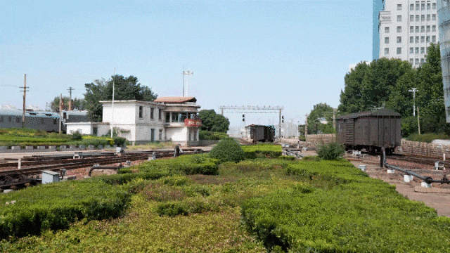 ChinaRailways's tweet image. The Zhengzhoubei Railway Station, known as the "freight train supermarket, dispatches a train every three minutes, running 24 hours a day without interruption. #ChinaRailway #RailwayTime