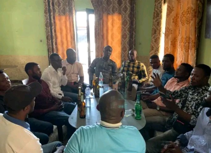 MSE_RDC's tweet photo. Après l'investiture et la remise et reprise du nouveau ministre de l'emploi , Ephraim Akwakwa , le Mouv des emploi invité de ce vendredi pour une réunion extraord ce dimanche à 15h00 au  QG . @ConstantMutamba @onem_cd @Presidence_RDC @EbambiKatalayi @fatshi13 @Enabel_en_RDC https://t.co/dx27zf5Vvq