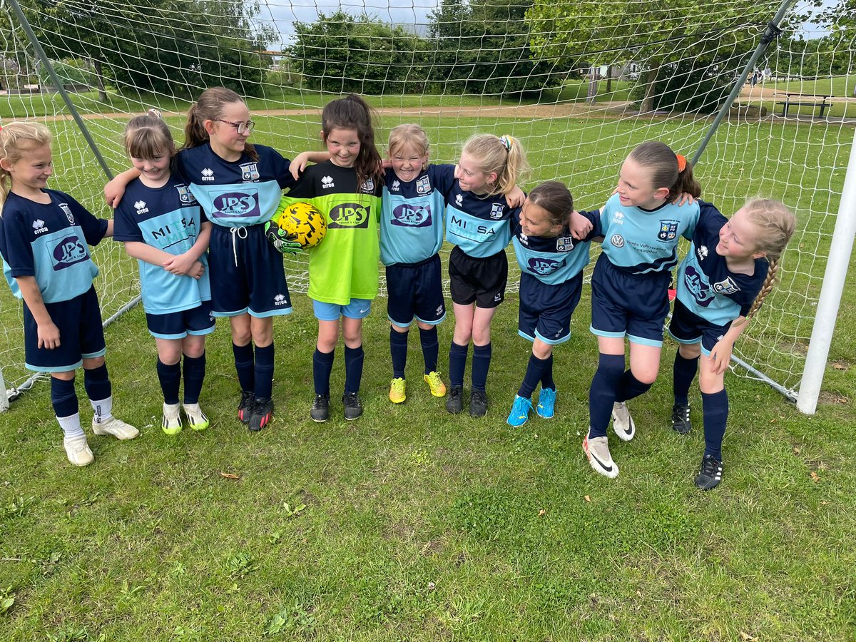 U8s:
Although the season has finished, it hasn't stopped our magnificent U8s from continuing their preparations for moving to 7v7.

A wonderful application of what the girls have been working on in training regarding “letting the ball do the work”.

Well done team Nutella!