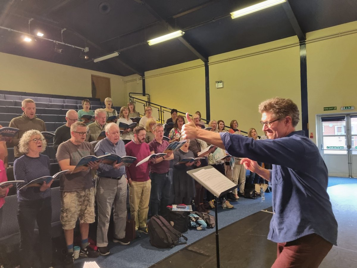 It's a thumbs up from <a href="/ALEstrangeMusic/">Alexander L'Estrange</a> !! "Spine tingling stuff!" - we are loving our workshop today! Cake aplenty as well! 🎂