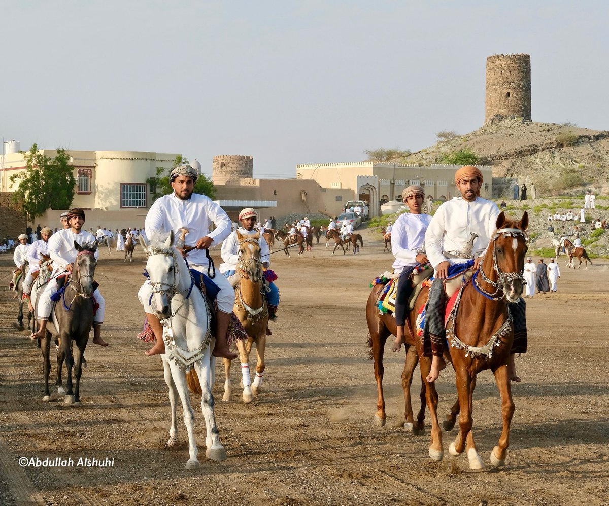 Abshuhi's tweet photo. #عرضه_الخيل آلتي اقيمت في #المضيرب صباح اليوم #سلطنه_عمان https://t.co/P9kILfgtZb