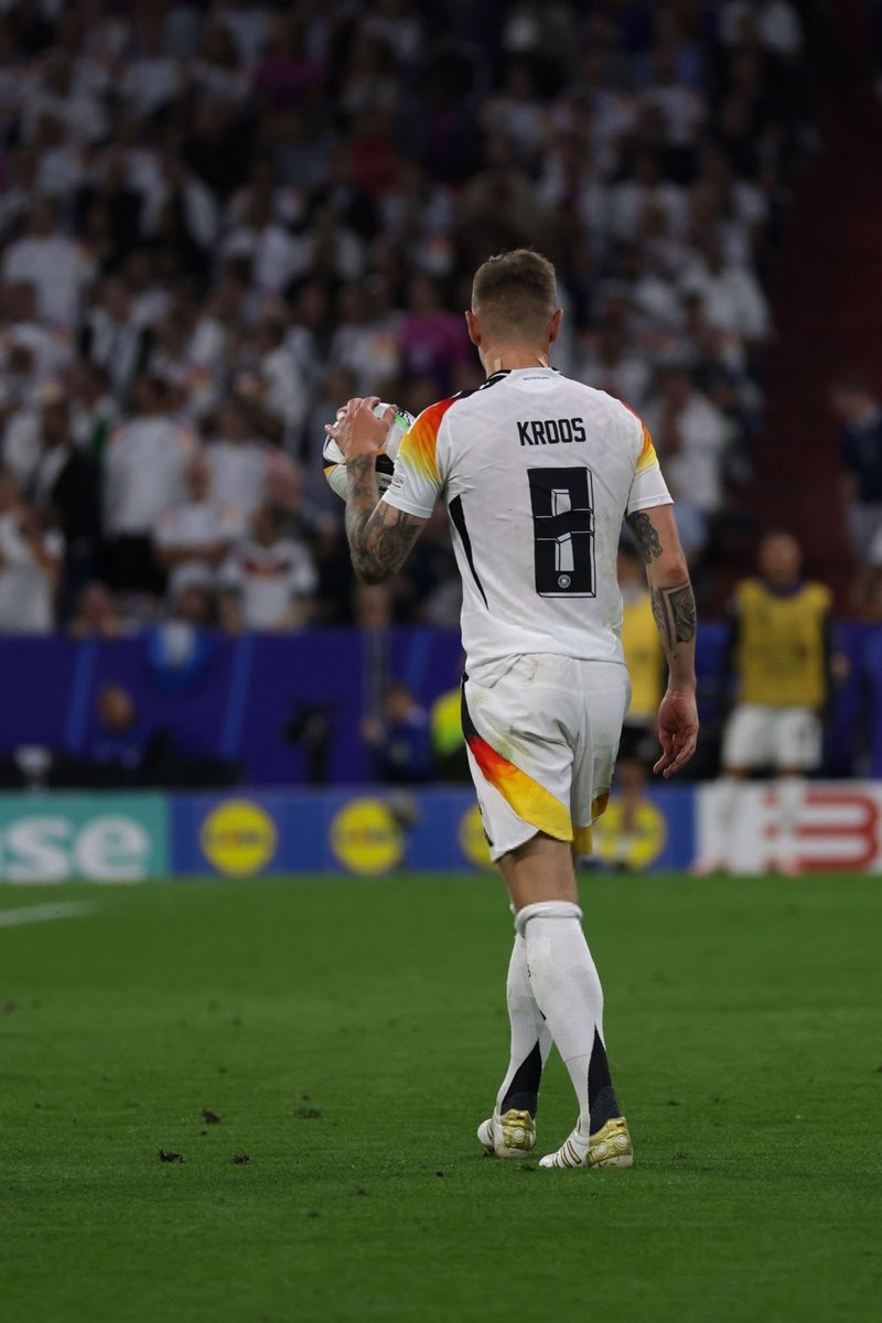 fumbokhanJr's tweet image. Anayofanya Toni Kroos Now Xavi, Iniesta na Prime Busquets hawajawahi fanya ata kwa nusu yake..!!