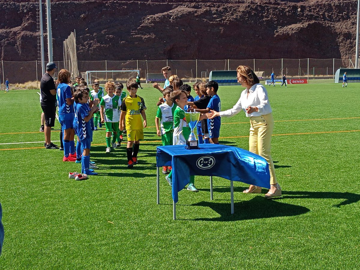 FIFTenerife's tweet photo. 🏆 Copa Benjamines Primera Capital.

⚔️ A.D. Duggi A 2-3 Atl. San Juan B 

Asistió al encuentro Rosa Orán en representación de la #FIFT.

#somosfift #duggi #sanjuan #tenerife https://t.co/ghZ6M8yiRe