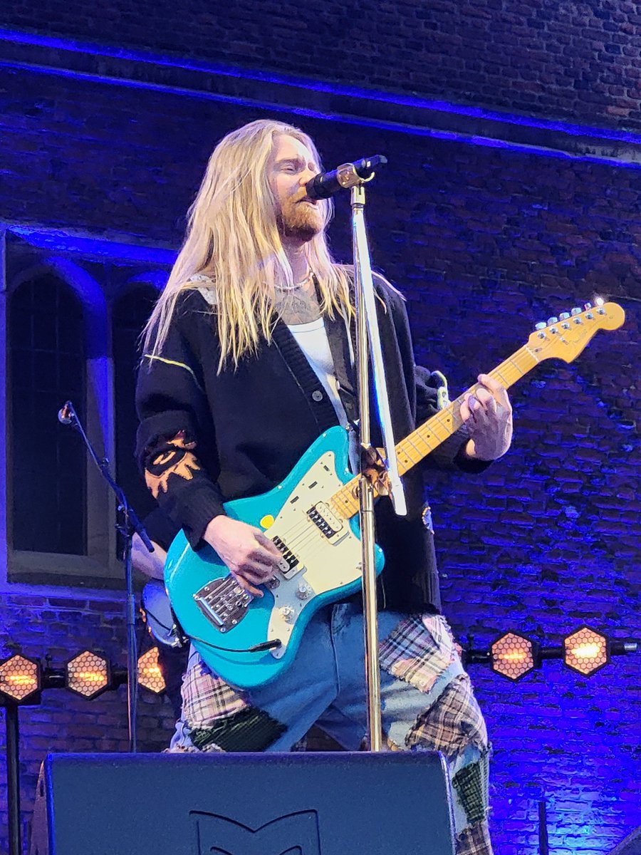 joyalison's tweet photo. What a brilliant evening and what a special place @SamRyderMusic #hamptoncourt https://t.co/Kkf2yN58xp