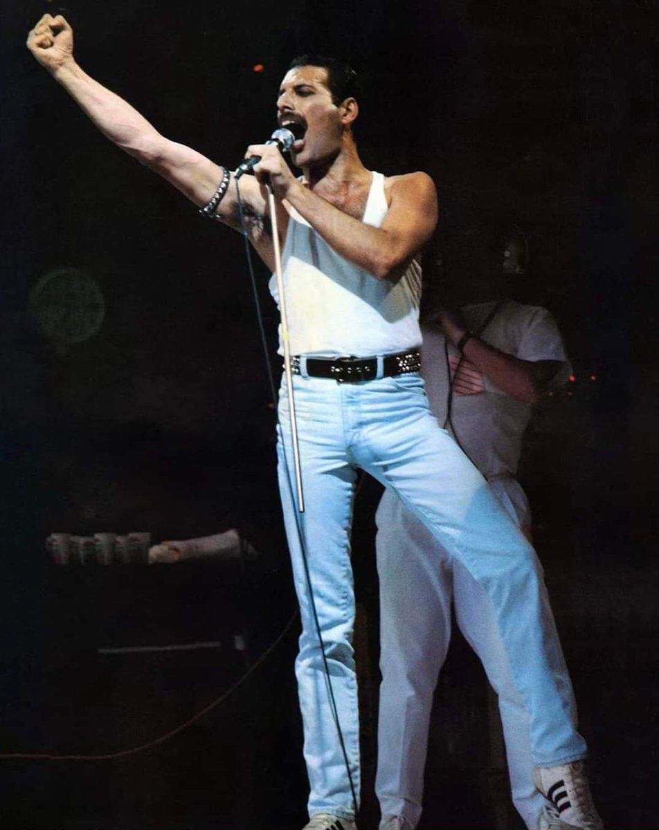 Farrokh_Mercury's tweet photo. #SaturdayRock 🎶 38 Days till Live Aid
The Summer day on 13th July, 1985 belong to this day of the Day of Music.
@QueenWillRock was the only Band who had intensive rehearsals at the Swansea Theater before the show at London's @wembleystadium. 🇬🇧🏟
©️ Queen Productions Ltd https://t.co/gwUPNTArEh