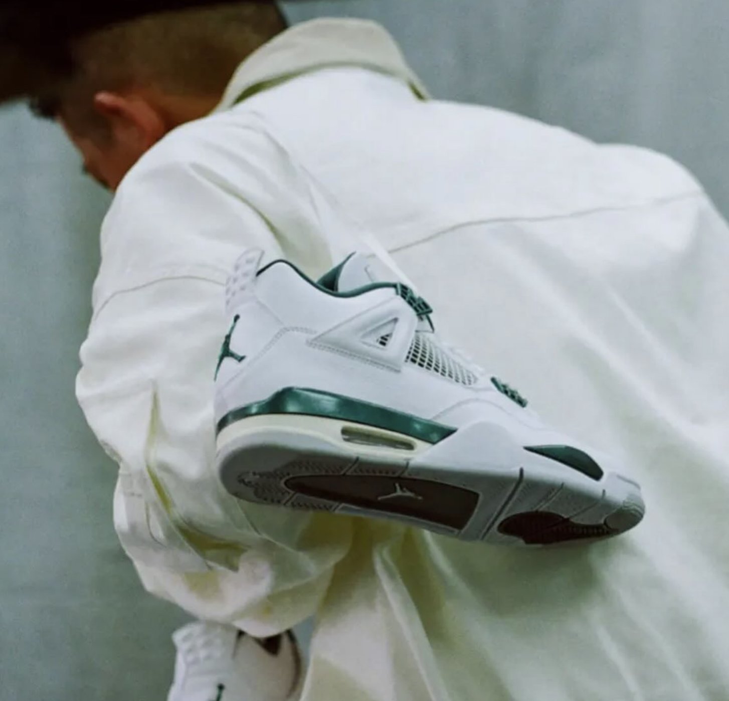 Jordan 4 classic green on feet hotsell