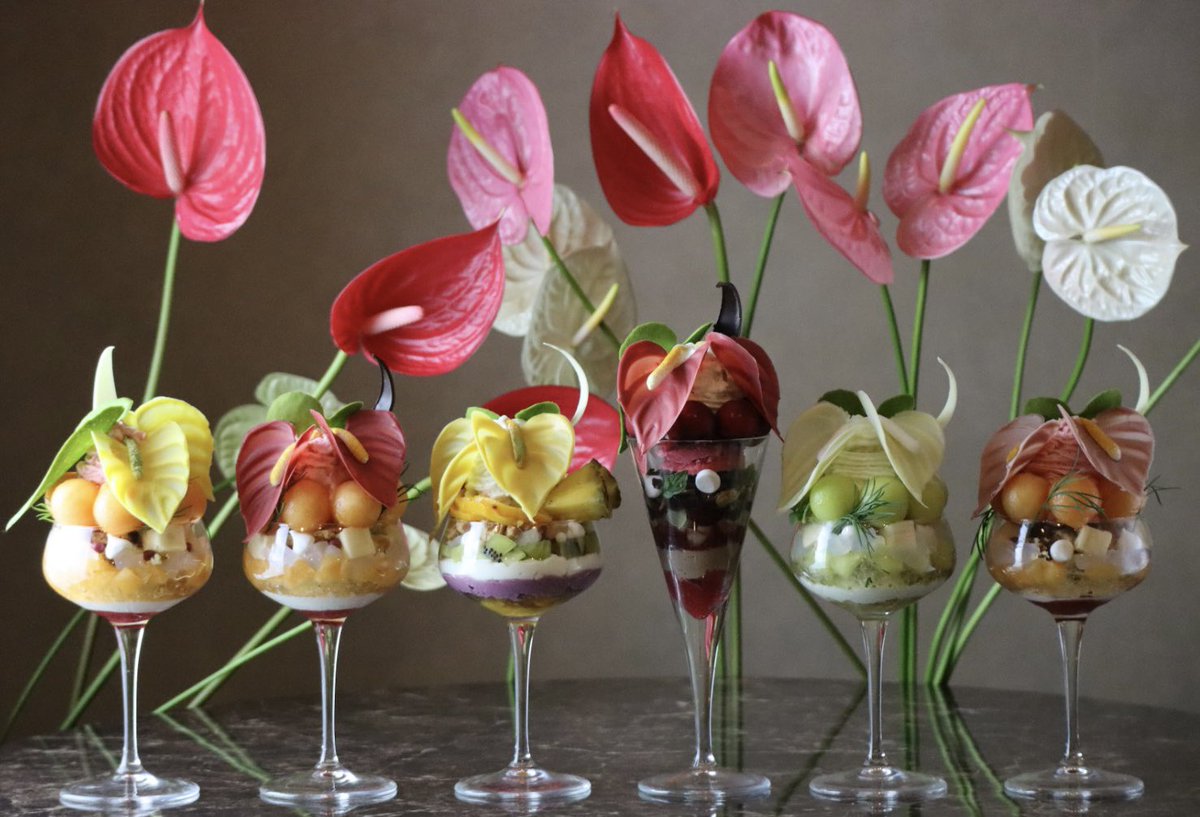 夜パフェ専門店、全店舗で
6種類のアンスリウムをご用意しました。

１日の締めに美味しいパフェで〆て良い夢が見みれますように。