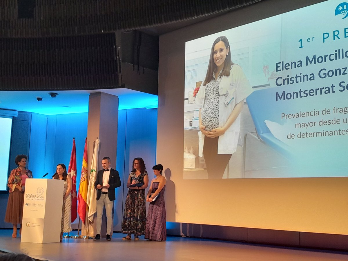 mariaugalera's tweet photo. #PremiosCODEM felicidades a los profesionales finalistas y premiados. Un orgullo de profesionales y profesiòn #enfermería. Apoyos, cualificaciòn pre y postgrado en investigaciòn. Felicidades a los centros sanitarios que creyeron en sus profesionales y les apoyaron. https://t.co/C3mlyIESmr
