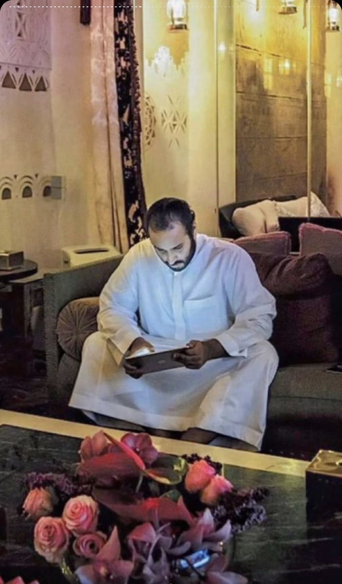 بمناسبة حلول عيد الأضحى  المبارك ارفع لكم اسمى ايات التهاني والتبريكات سائلا الله عز وجل ان  يديم عليناجميعآوآلامةالاسلاميةنعمة الأمن والأمان و وافر السعادة
أهنئ مولاي
#خادم_الحرمين_الشريفين
وسمو سيدي #ولي_العهد_الأمير_محمد_بن_سلمان
اصالة عن نفسي ونيابة عن قبيلتي
#القشعم #العصاه