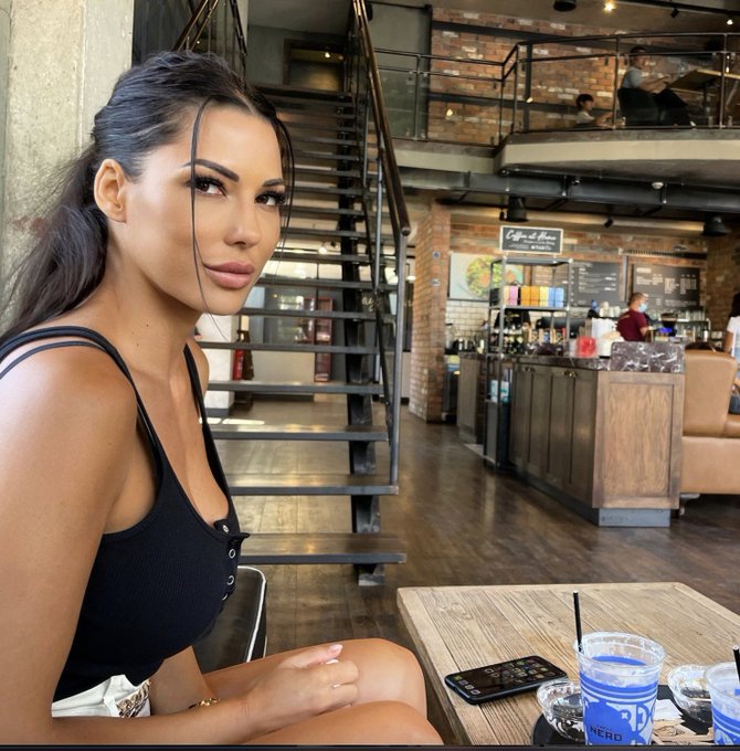 Why don't we talk for a while?https://t.co/uRZbxPRkPJ 🥰💦 https://t.co/ZY670gQaId