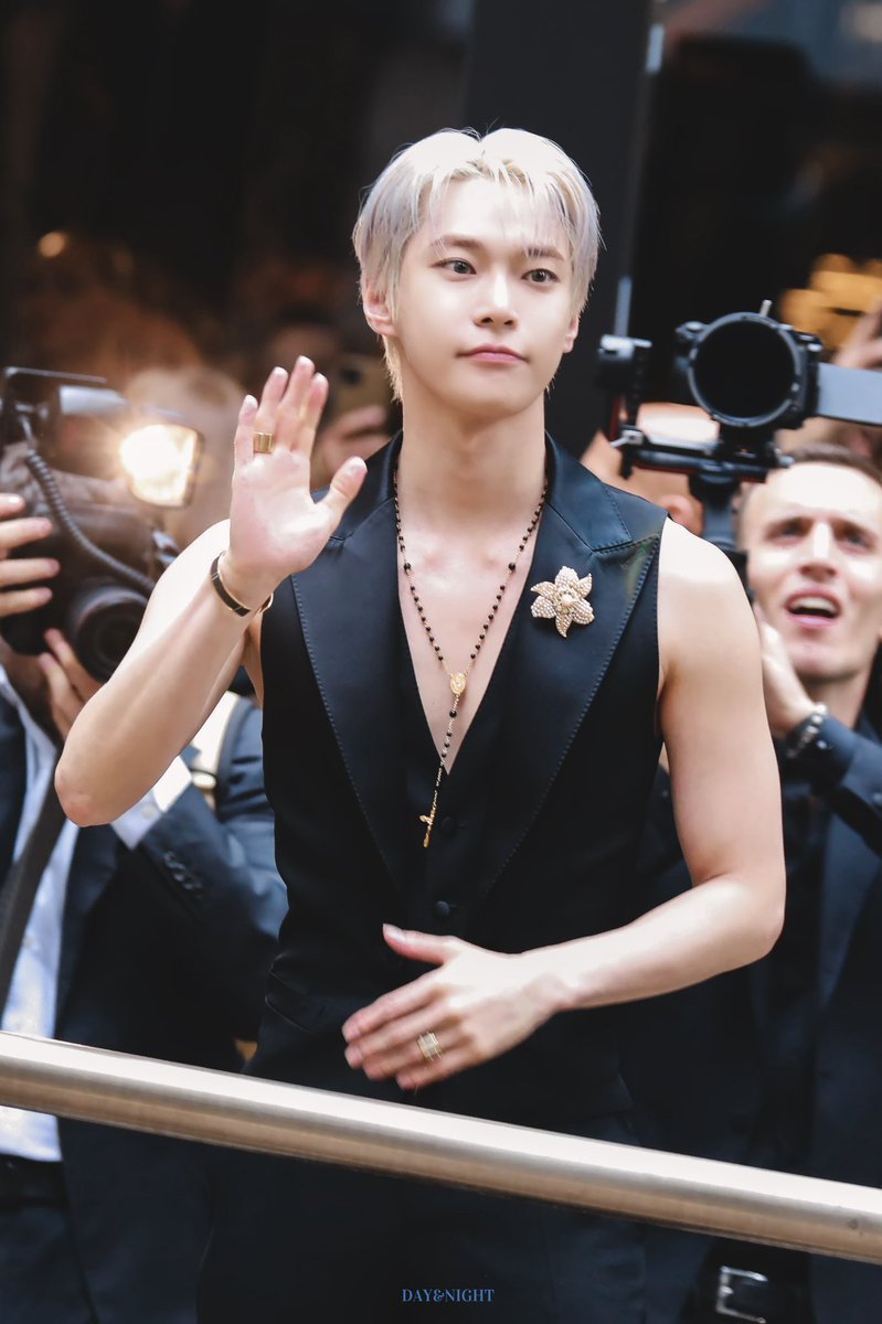 240615

#도영 #DOYOUNG 
#DGSS25xDOYOUNG
#DGSS25
#DGxDOYOUNG 
<a href="/dolcegabbana/">Dolce & Gabbana</a>