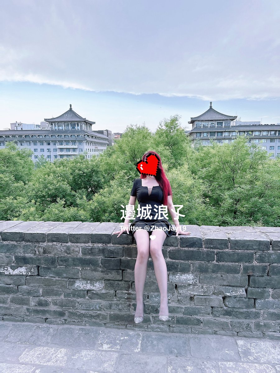 😅听说黑灯舞厅也是西安打卡点之一么？ 20元随便摸？

#西安 https://t.co/Ox9XWOf8g6