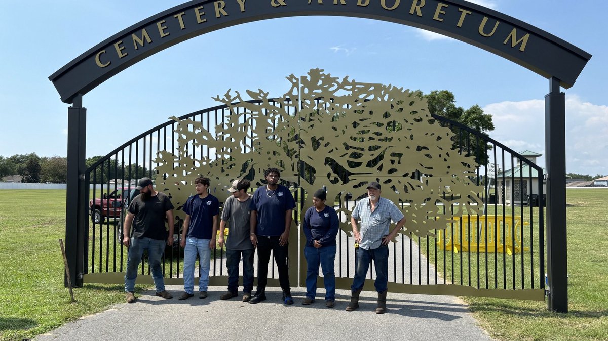 LakeTechCollege's tweet photo. LTC recently partnered with the @TavaresFL on an impressive entrance gate for the cemetery &amp; arboretum. Our skilled welding program handled fabrication &amp; installation, and our auto collision program delivered top-notch painting skills, resulting in a beautiful project. https://t.co/ymuxduefIN