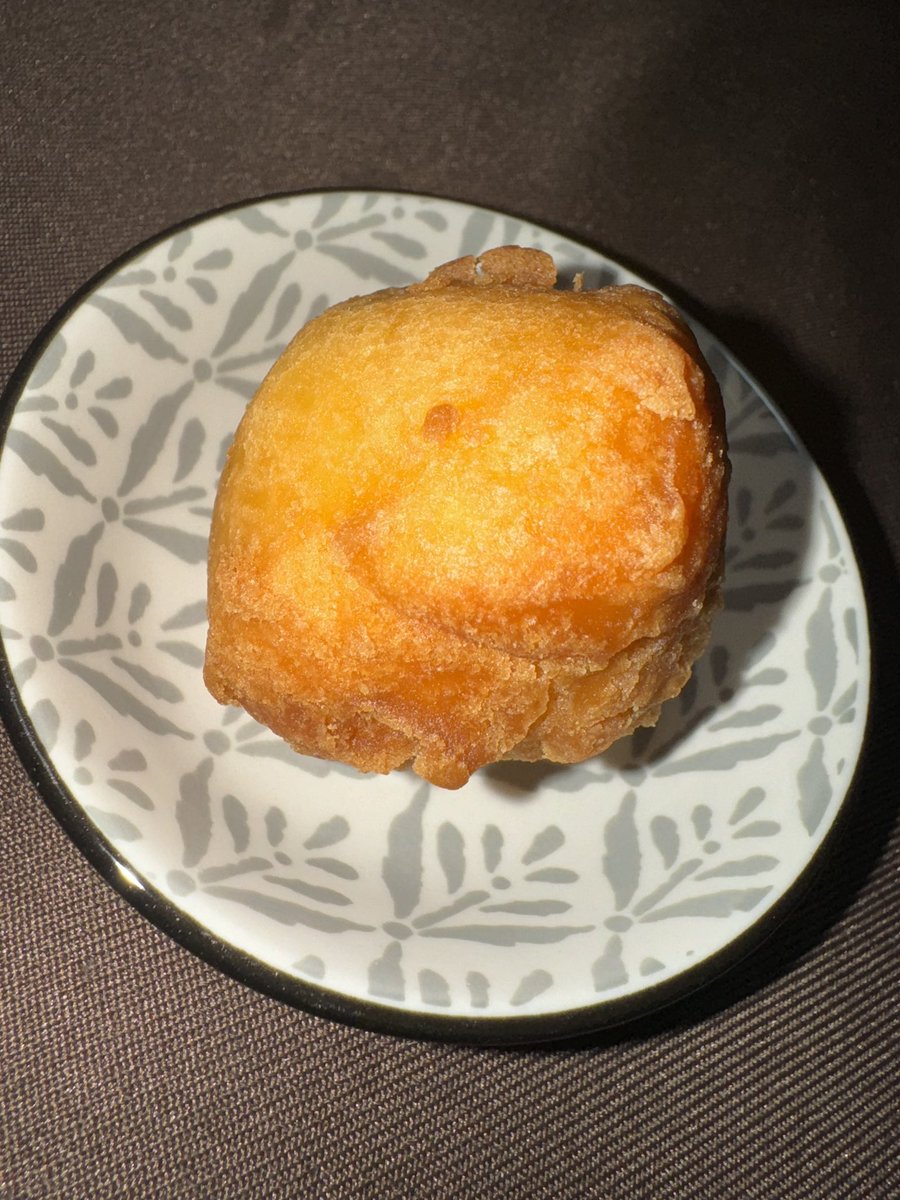 豊岡に沖縄の店発見😁
気さくなねーねが迎えてくれる楽しい店です😆
サーターアンダギーがめっちゃ旨い😊
最近食べた中でナンバーワン☝️

#豊岡
#沖縄
#サーターアンダギー
#パーラーアキサミヨ！